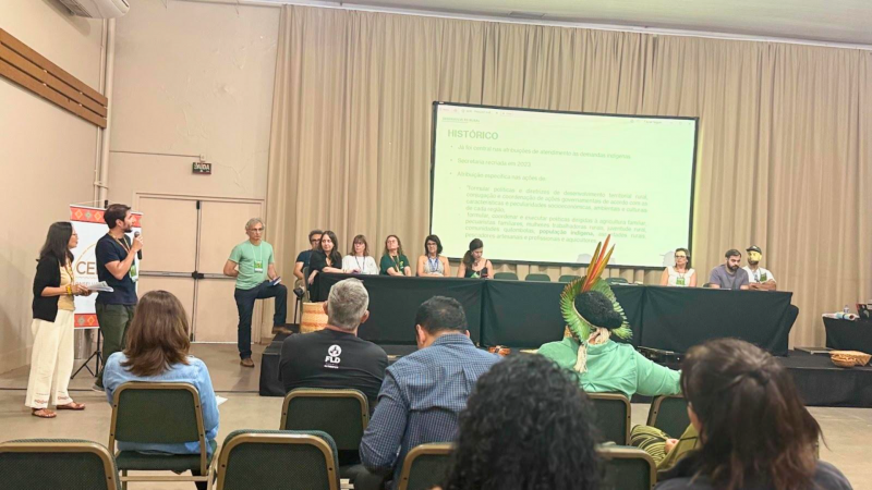 Foto da Oficina com os palestrantes da SDR, Agda e Rafael